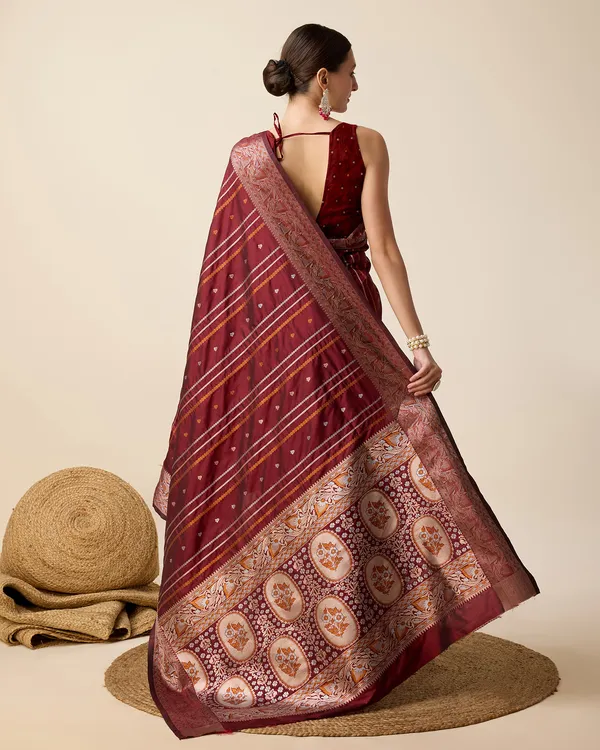 Maroon_Apexa_Jacquard_Fabrics_Saree_With_Unstitched_Blouse_Piece