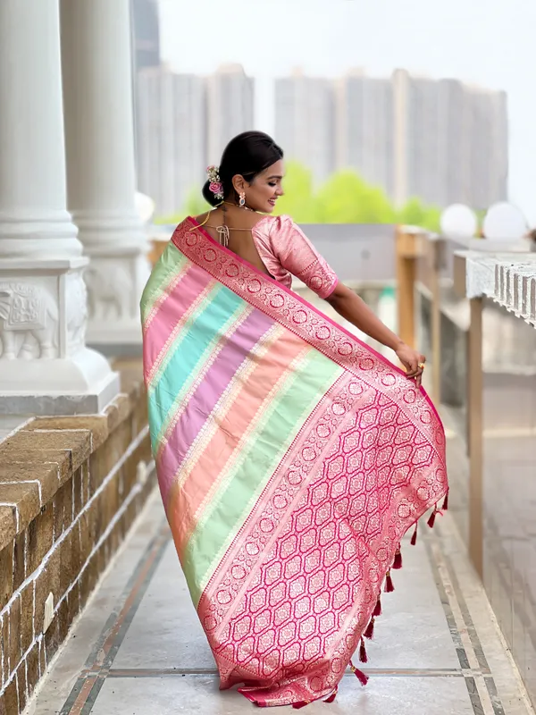 Rani_Pink_Silk_Saree_With_Unstitched_Blouse_Piece