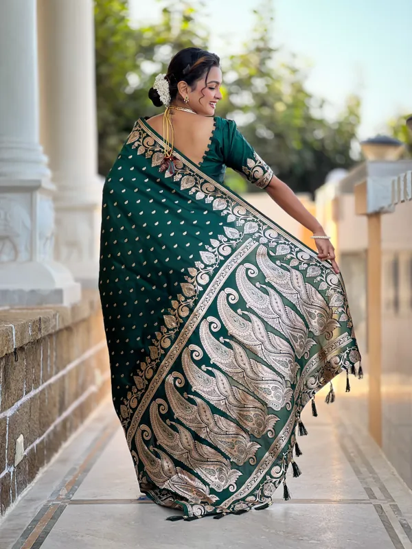 Bottlegreen_Banarasi_Banarasi_Silk_Saree_With_Unstitched_Blouse_Piece