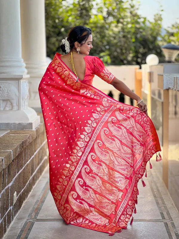 Gajri_Pink_Banarasi_Banarasi_Silk_Saree_With_Unstitched_Blouse_Piece