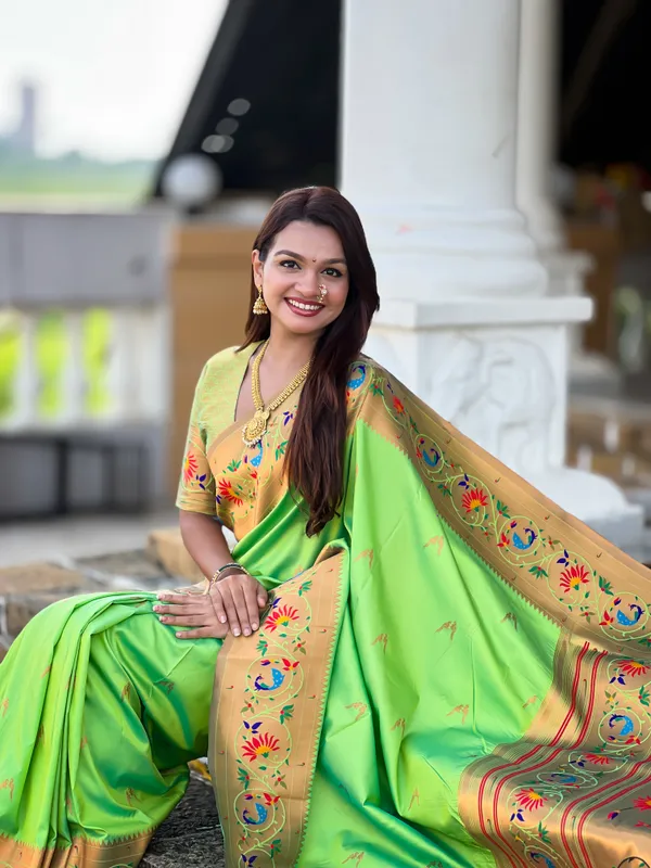 Parrot_Green_Harmony_Paithani_Silk_Saree_With_Unstitched_Blouse_Piece