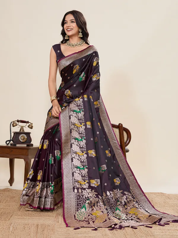 Brown_Yesha_Silk_Saree_With_Unstitched_Blouse_Piece
