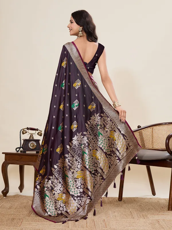 Brown_Yesha_Silk_Saree_With_Unstitched_Blouse_Piece