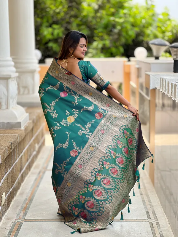 Aquarama_Banarasi_Banarasi_Silk_Saree_With_Unstitched_Blouse_Piece