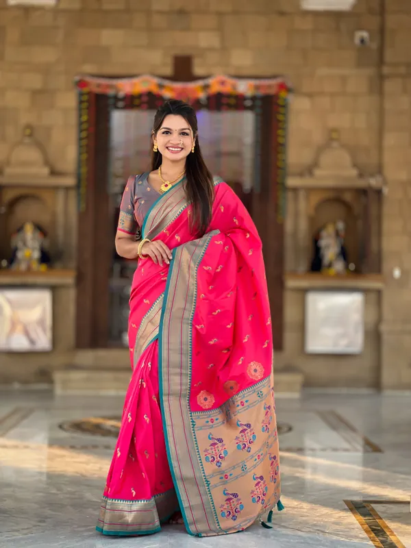Pink_Peacock_Paithani_Silk_Saree_With_Unstitched_Blouse_Piece