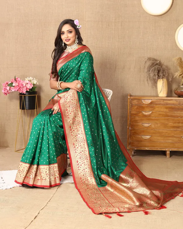 Dark_Green_Shriya_Silk_Saree_With_Unstitched_Blouse_Piece