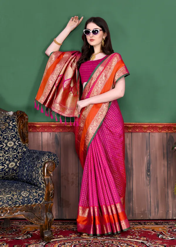 Rani_Pink_Silk_Saree_With_Unstitched_Blouse_Piece