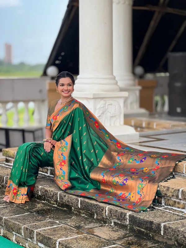 Bgreen_Anuradha_Paithani_Silk_Saree_With_Unstitched_Blouse_Piece