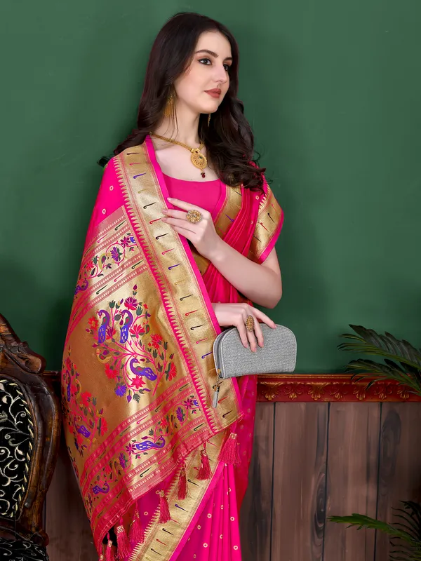 Rani_Pink_Bindi_Paithani_Silk_Saree_With_Unstitched_Blouse_Piece