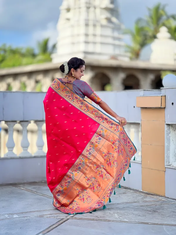 Rani_Pink_Royal_Paithani_Silk_Saree_With_Unstitched_Blouse_Piece