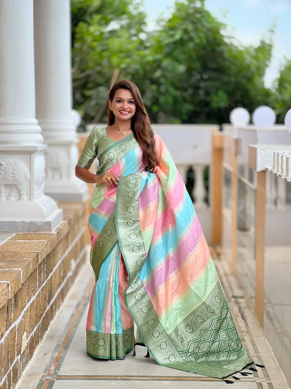 Seagreen_Silk_Saree_With_Unstitched_Blouse_Piece