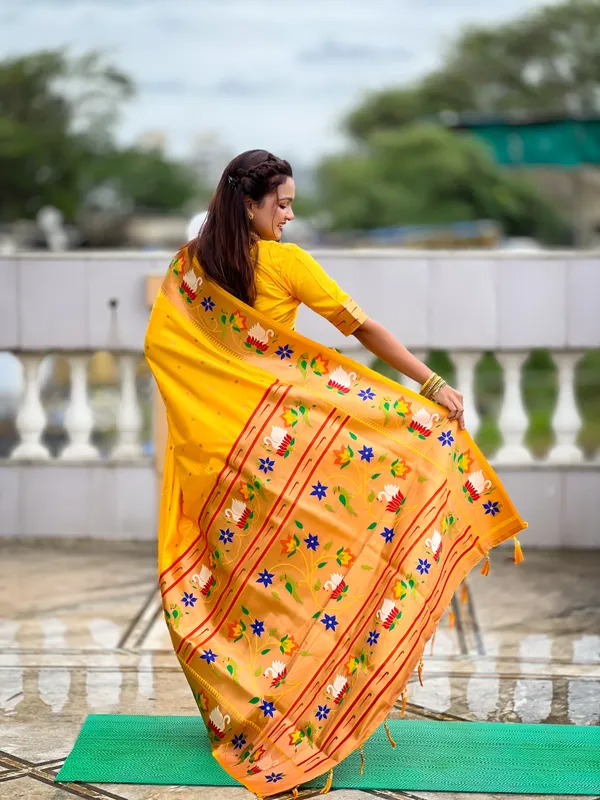 Yellow_Rajhans_Silk_Saree_With_Unstitched_Blouse_Piece