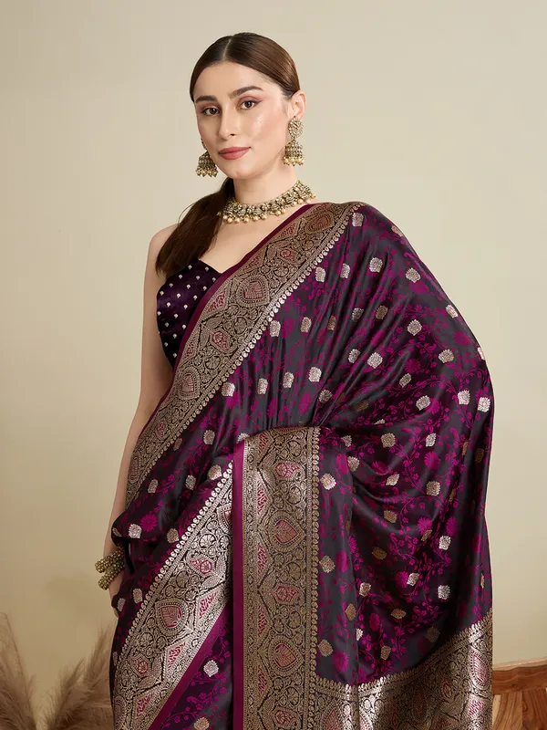 Wineberry_Rajgharana_Silk_Saree_With_Unstitched_Blouse_Piece