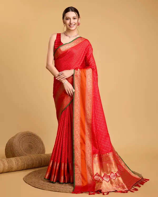 Tometo_Khushi_Jacquard_Fabrics_Saree_With_Unstitched_Blouse_Piece