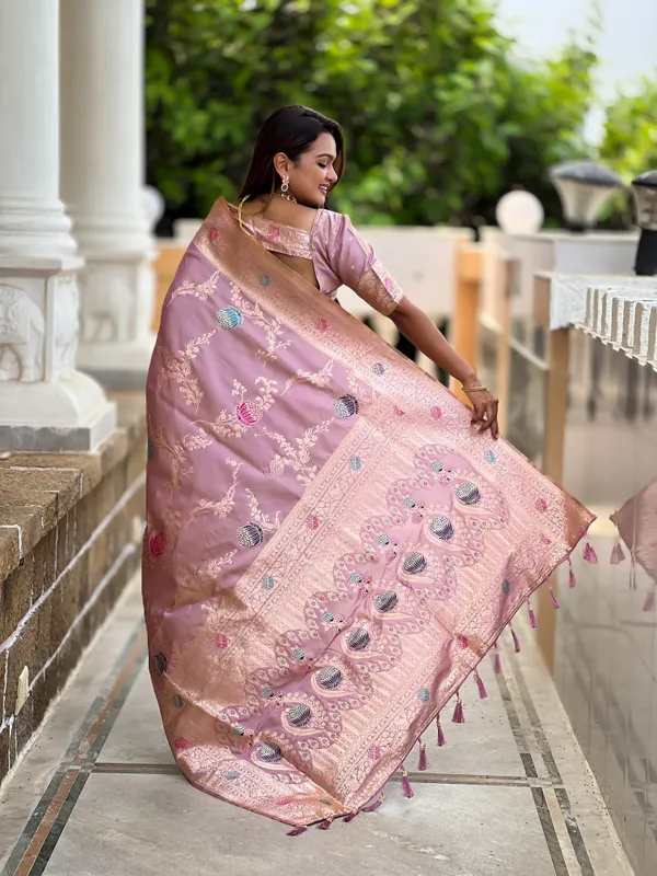 Lovendour_Banarasi_Banarasi_Silk_Saree_With_Unstitched_Blouse_Piece