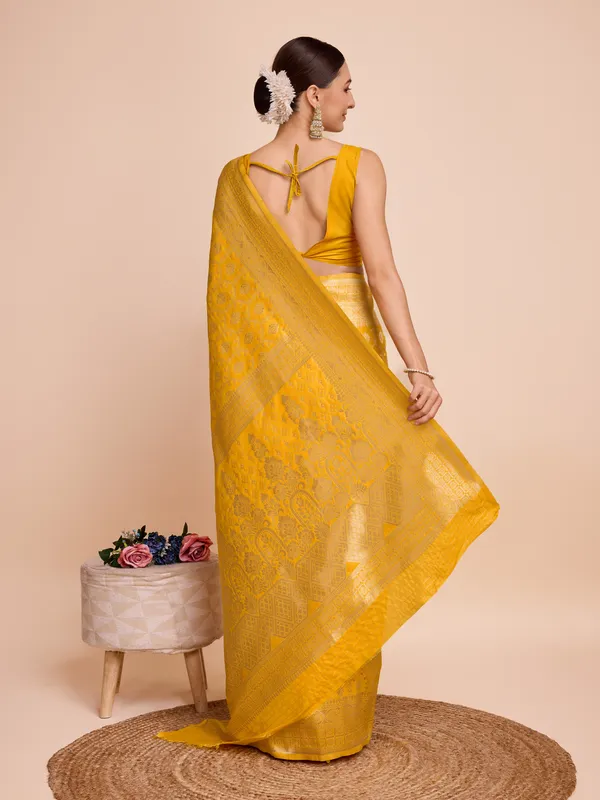Yellow_Panchvati_Silk_Saree_With_Unstitched_Blouse_Piece