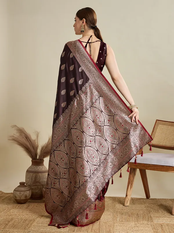 Brown_Rajgharana_Silk_Saree_With_Unstitched_Blouse_Piece