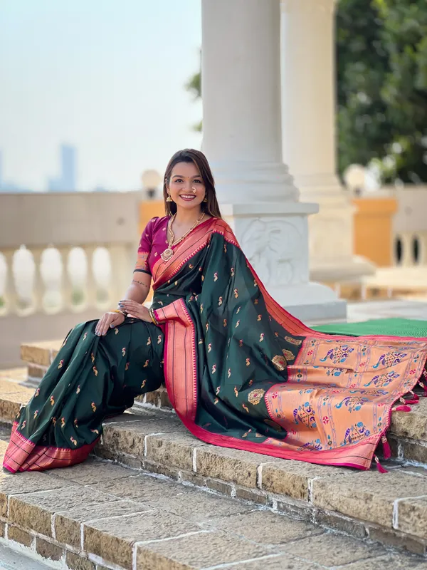 Bottlegreen_Peacock_Paithani_Silk_Saree_With_Unstitched_Blouse_Piece
