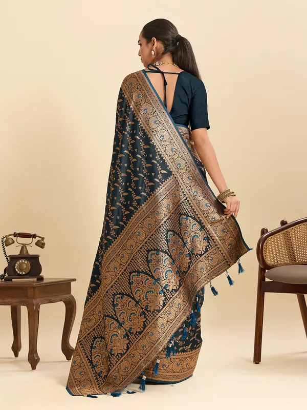 Dark_Blue_Nayantara_Silk_Saree_With_Unstitched_Blouse_Piece