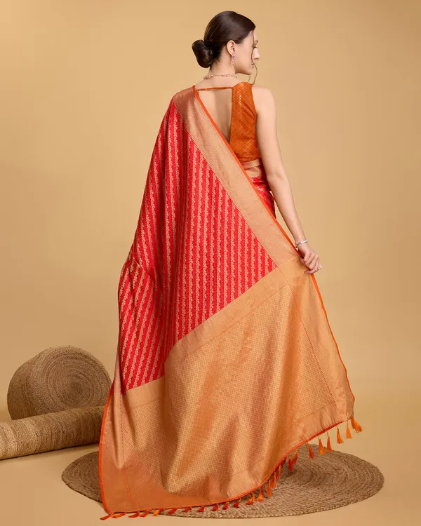 Tometo_Leri_Silk_Saree_With_Unstitched_Blouse_Piece