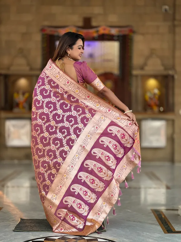 Onion_Banarasi_Banarasi_Silk_Saree_With_Unstitched_Blouse_Piece