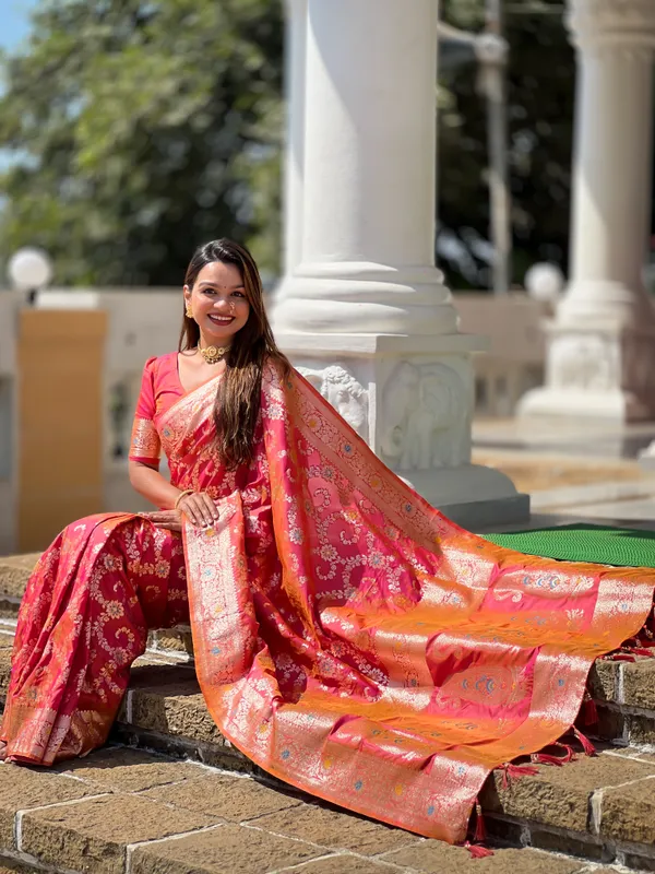 Gajri_Pink_Banarasi_Banarasi_Silk_Saree_With_Unstitched_Blouse_Piece