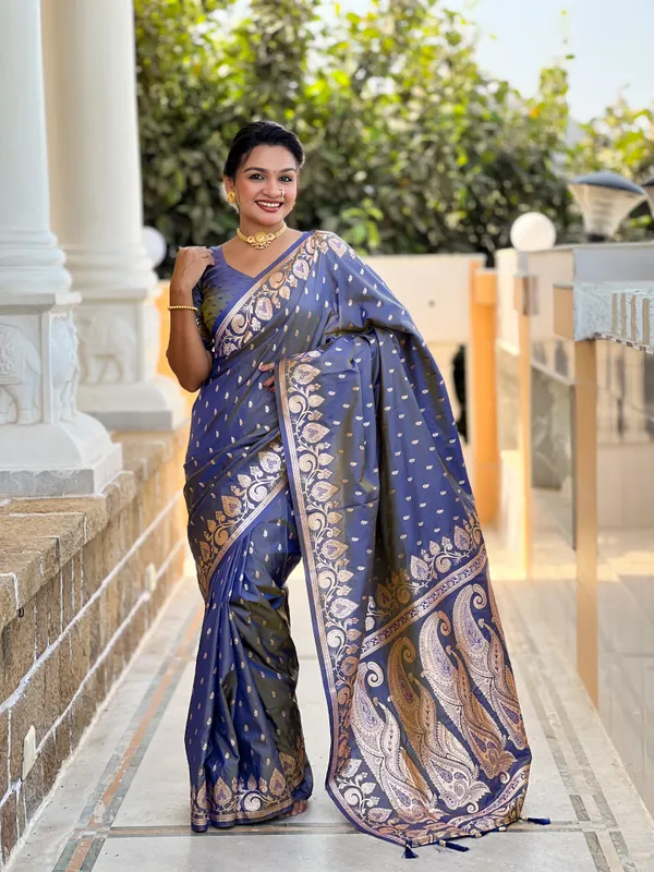 Grey_Banarasi_Banarasi_Silk_Saree_With_Unstitched_Blouse_Piece