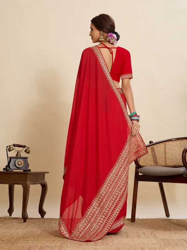 Red_Shappire_Silk_Saree_With_Unstitched_Blouse_Piece