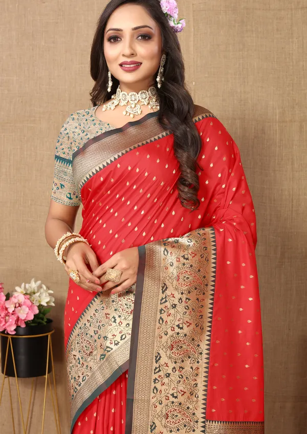 Red_Shriya_Silk_Saree_With_Unstitched_Blouse_Piece