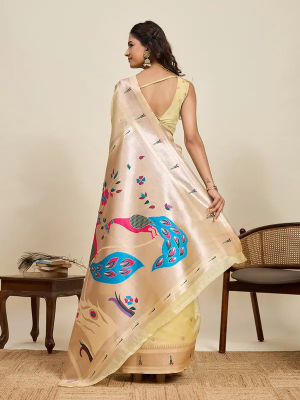 Gold_Rajavi_Silk_Saree_With_Unstitched_Blouse_Piece