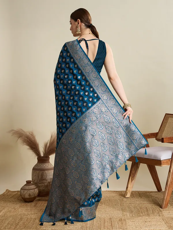 Calypso_Rajgharana_Silk_Saree_With_Unstitched_Blouse_Piece