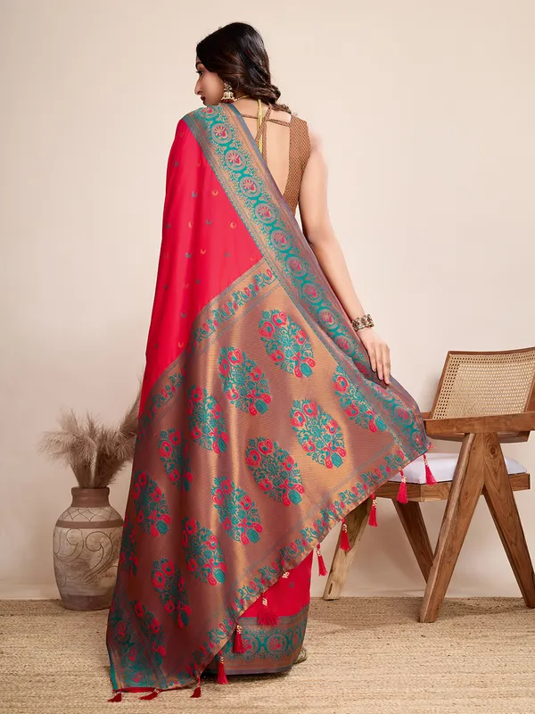 Tometo_Chand_Jacquard_Fabrics_Saree_With_Unstitched_Blouse_Piece