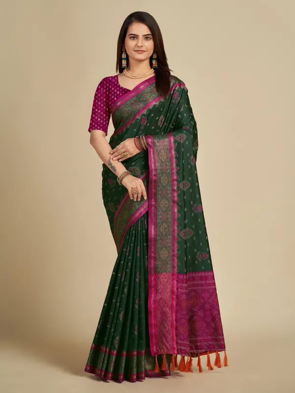 Dark_Green_Vaibhavi_Silk_Saree_With_Unstitched_Blouse_Piece