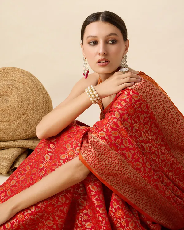 Red_Leri_Patola_Silk_Saree_With_Unstitched_Blouse_Piece