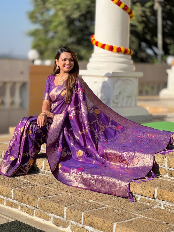 Wine_Banarasi_Banarasi_Silk_Saree_With_Unstitched_Blouse_Piece