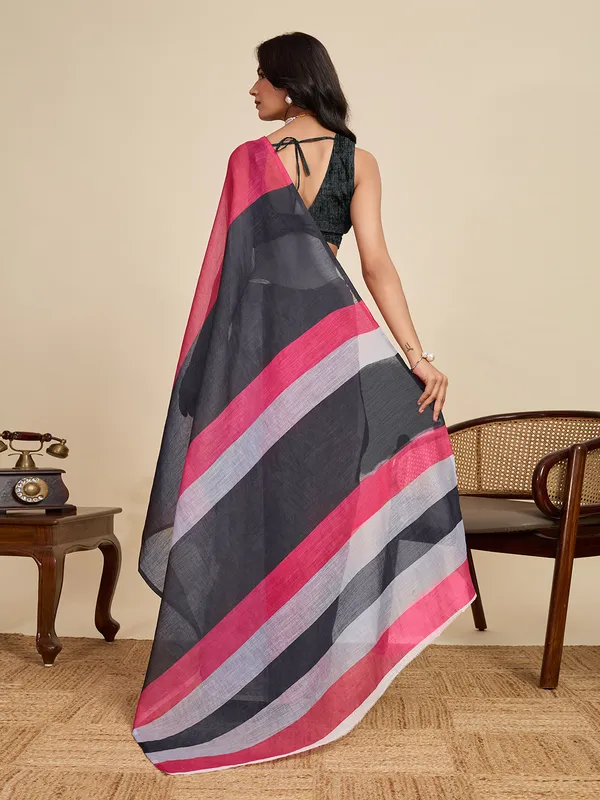 Black_Kajri_Linan_Saree_With_Unstitched_Blouse_Piece