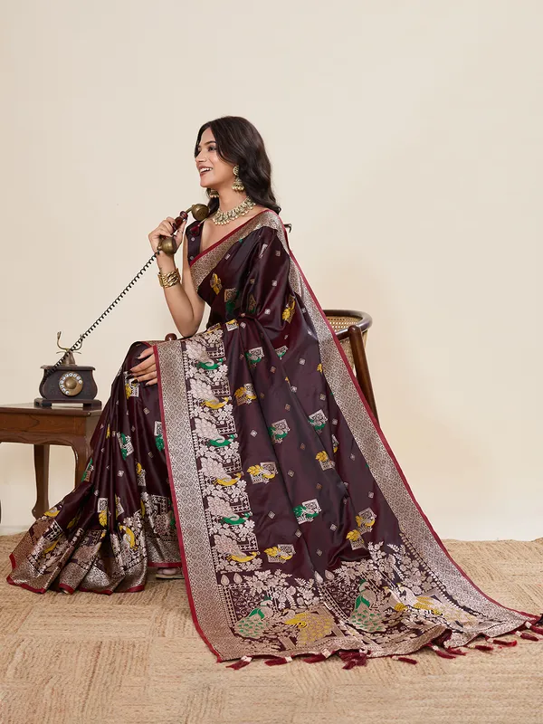 Lividbrown_Yesha_Silk_Saree_With_Unstitched_Blouse_Piece