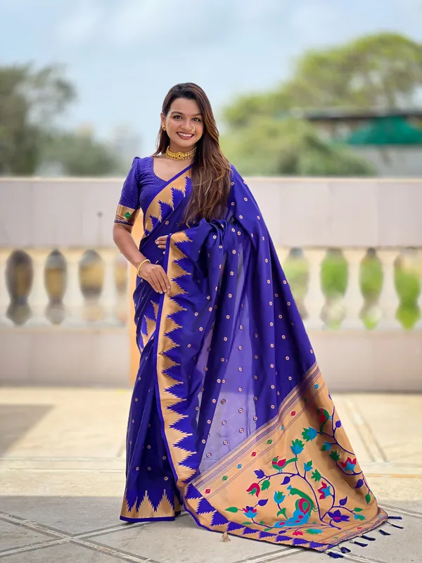 Royal_Blue_Temple_Silk_Saree_With_Unstitched_Blouse_Piece