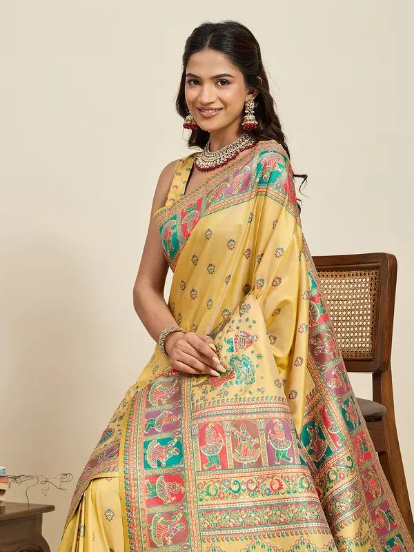 Gold_Pallavi_Silk_Saree_With_Unstitched_Blouse_Piece