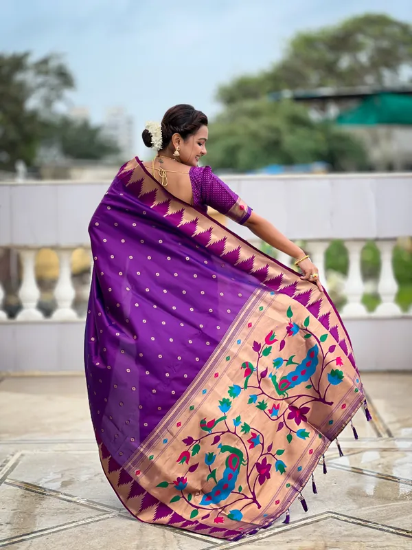 Magenta_Temple_Silk_Saree_With_Unstitched_Blouse_Piece