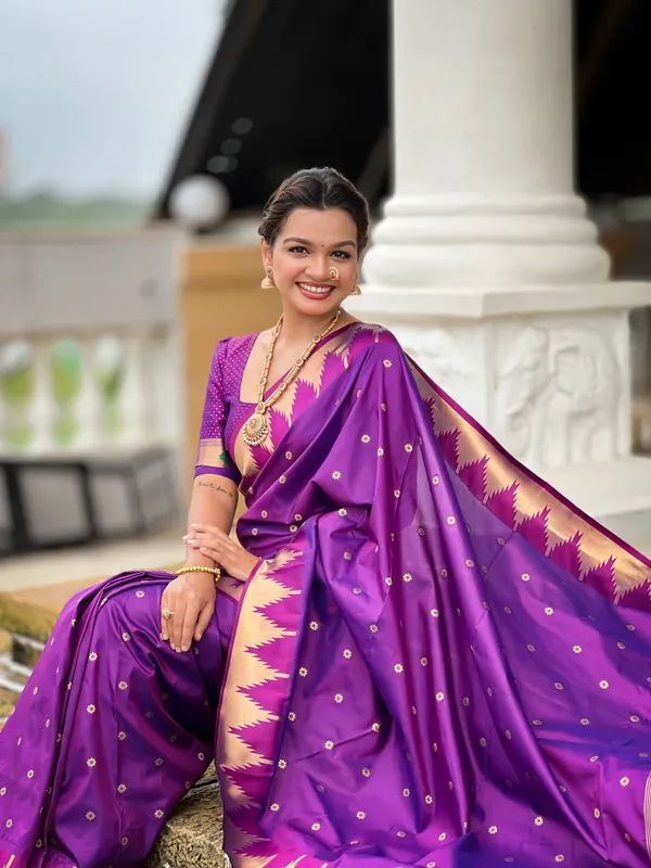 Magenta_Temple_Silk_Saree_With_Unstitched_Blouse_Piece