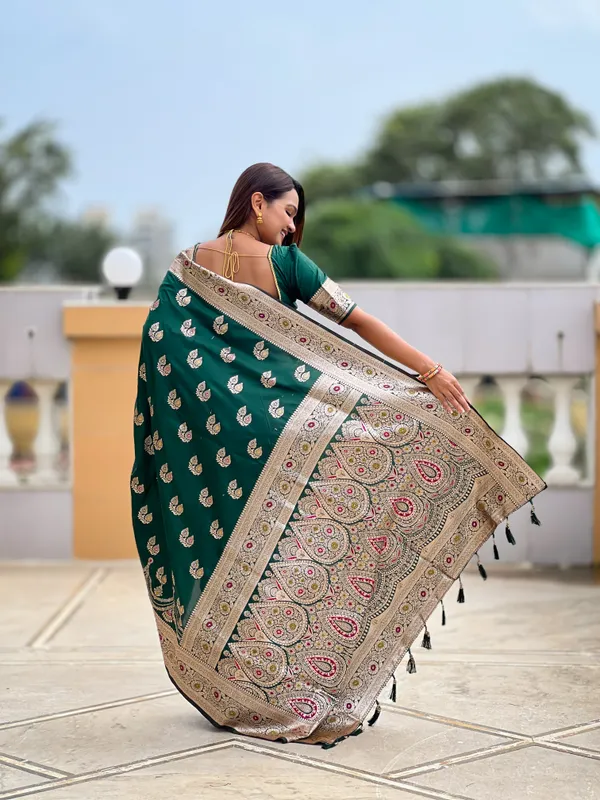 Bottlegreen_Banarasi_Banarasi_Silk_Saree_With_Unstitched_Blouse_Piece
