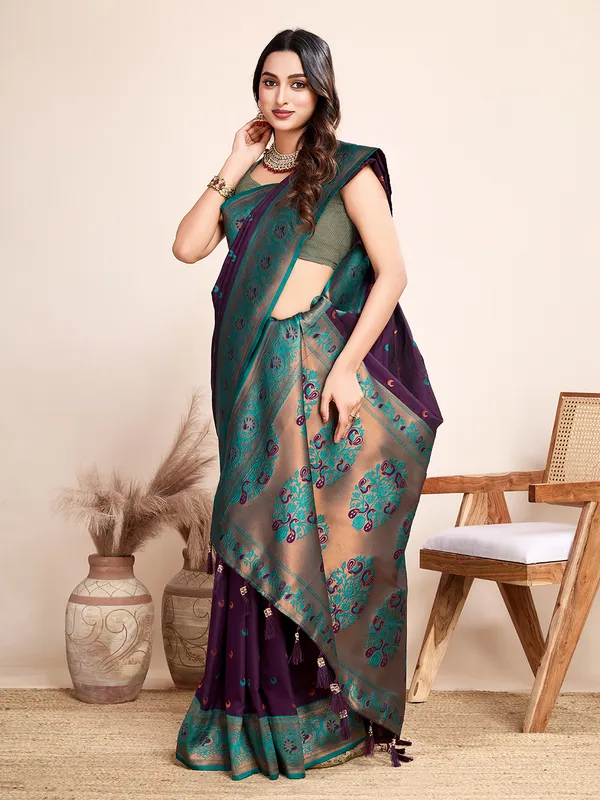 Lividbrown_Chand_Jacquard_Fabrics_Saree_With_Unstitched_Blouse_Piece