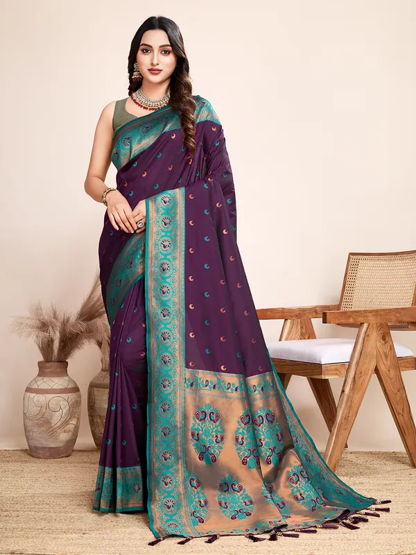 Lividbrown_Chand_Jacquard_Fabrics_Saree_With_Unstitched_Blouse_Piece