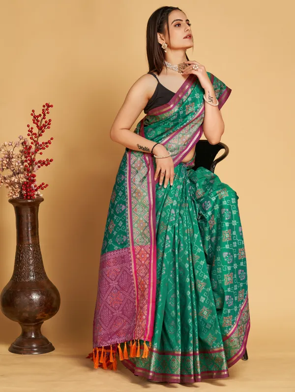 Elfgreen_Vaibhavi_Silk_Saree_With_Unstitched_Blouse_Piece