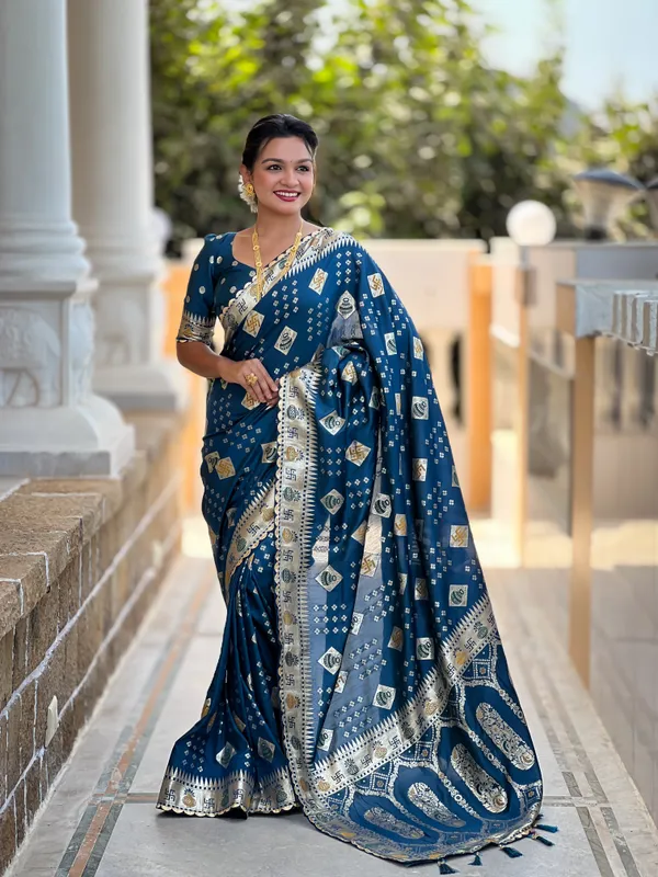 Morpinch_Swastik_Silk_Saree_With_Unstitched_Blouse_Piece