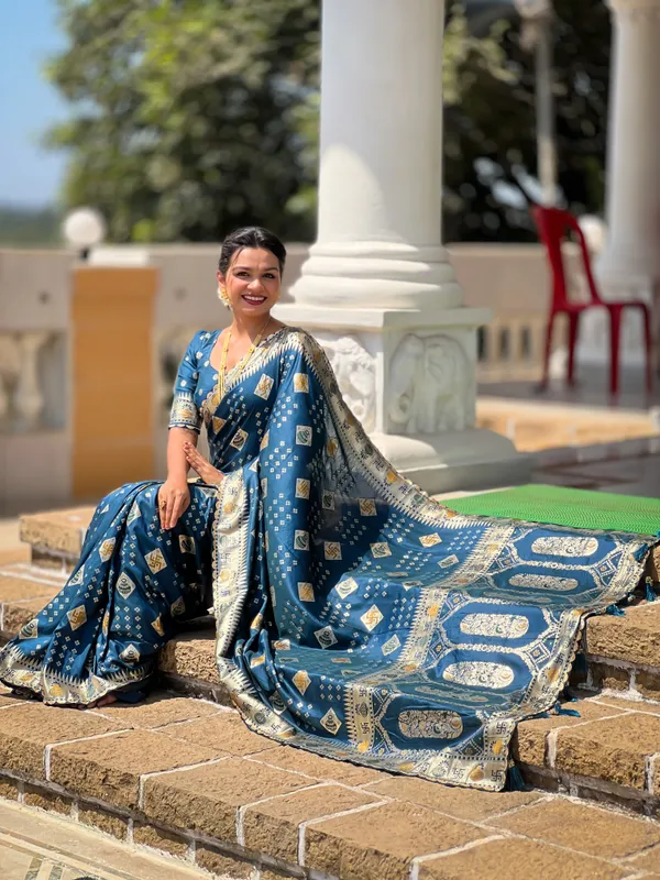 Morpinch_Swastik_Silk_Saree_With_Unstitched_Blouse_Piece