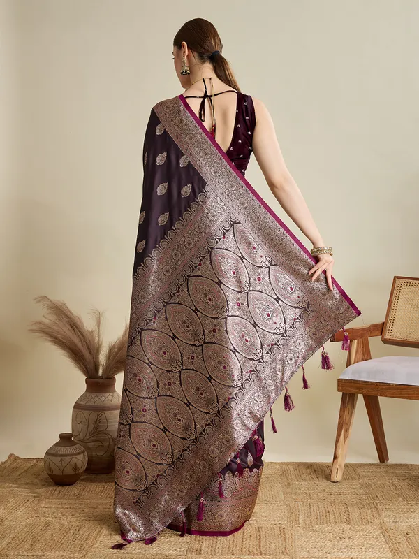 Lividbrown_Rajgharana_Silk_Saree_With_Unstitched_Blouse_Piece