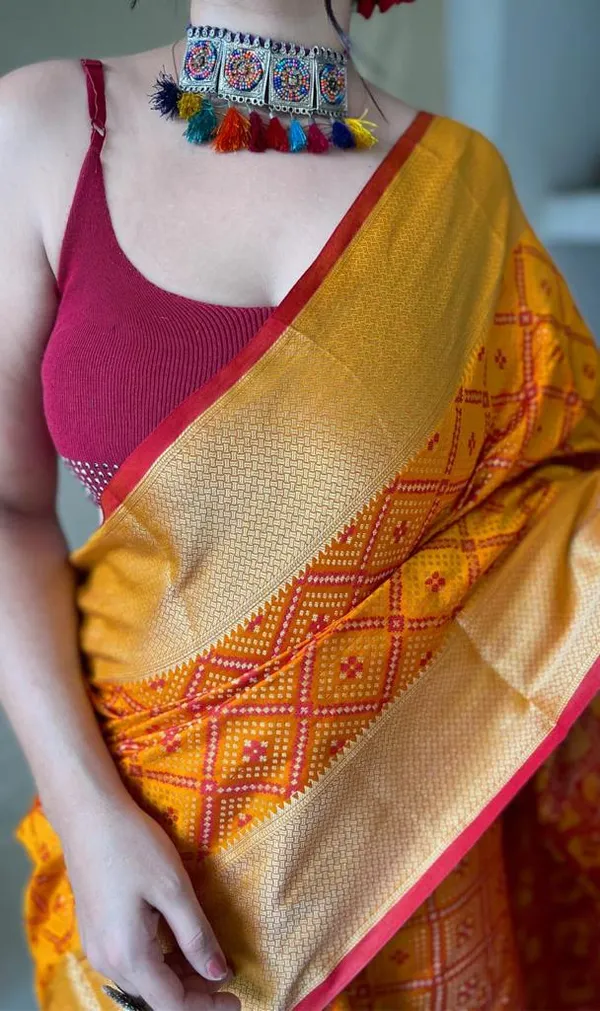 Orange_Yellow_Leri_Cotton_Saree_With_Unstitched_Blouse_Piece