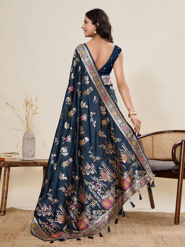 Mblue_Yesha_Silk_Saree_With_Unstitched_Blouse_Piece